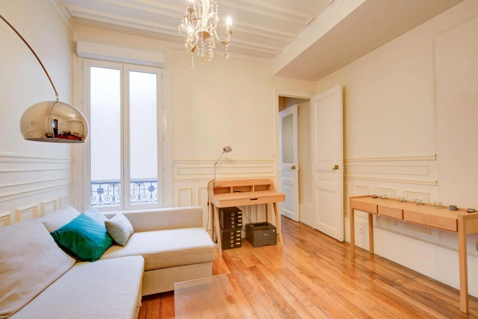 Le Petit Pantheon: Cosy 2-Room Apart Center Paris contacts